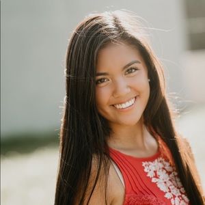 Meet your Posher, Lauren